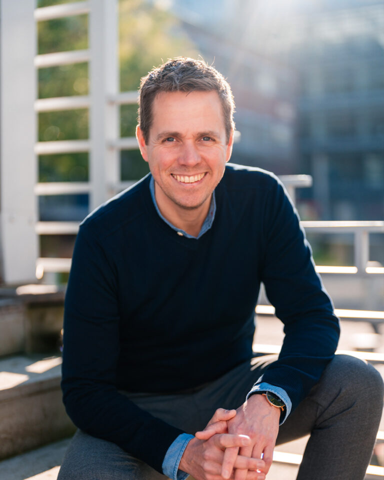 Phillipp Schwarz By Being You Kontaktseite Portrait Geschaeftsfuehrer Coaching